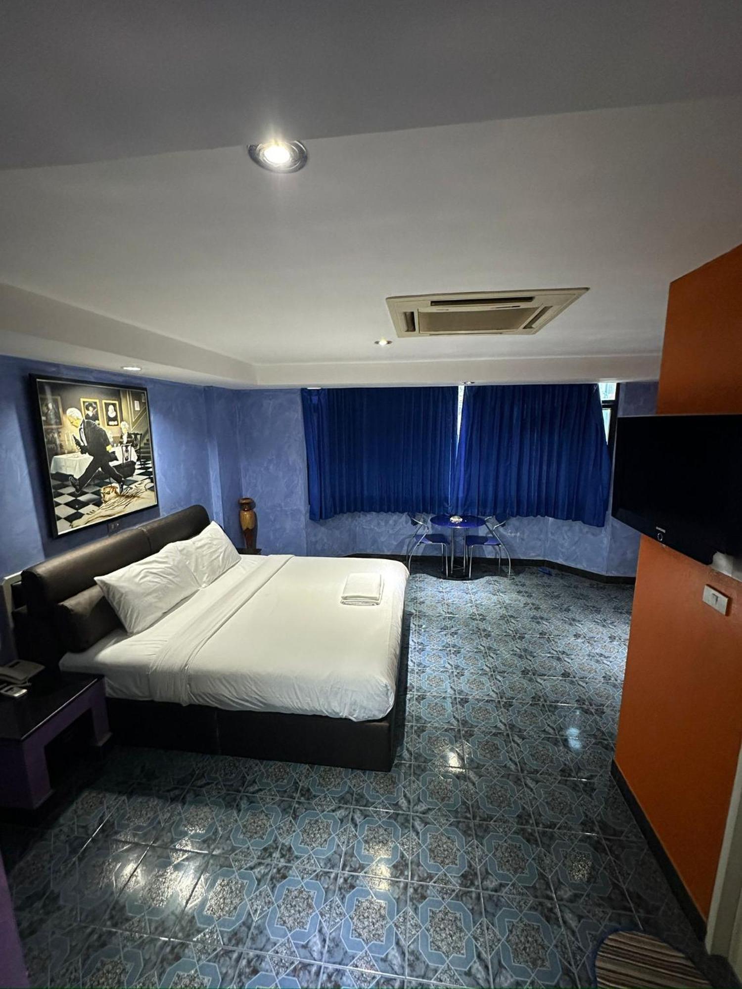 Koenig Hotel Pattaya Near Walking Street ภายนอก รูปภาพ